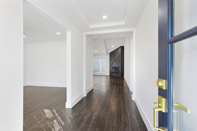 Building Photo - 2410 Del Norte St