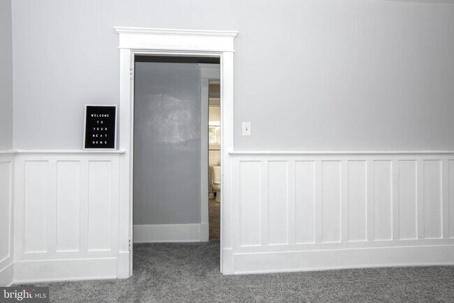 Building Photo - 20 E Merchant St