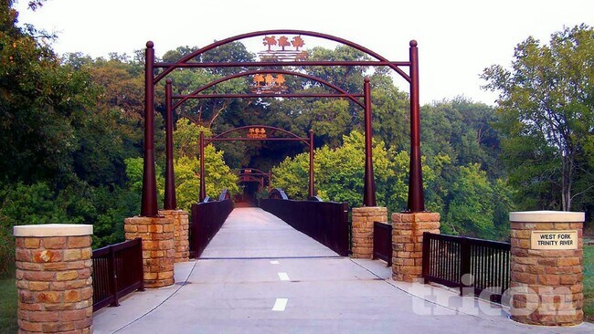 Building Photo - 715 Lacewing Dr