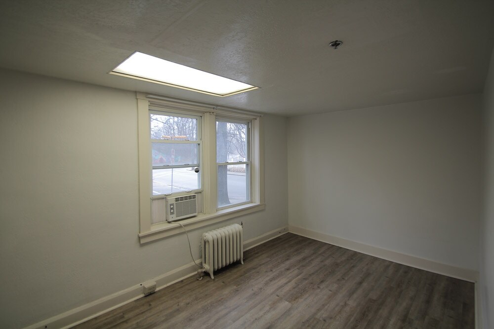 Building Photo - 505 South Ave