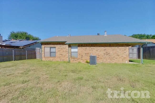 Building Photo - 3521 Kirby Creek Dr