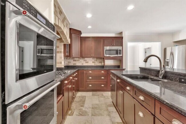 Building Photo - 3112 Brightwood Dr, Austin, Texas 78746