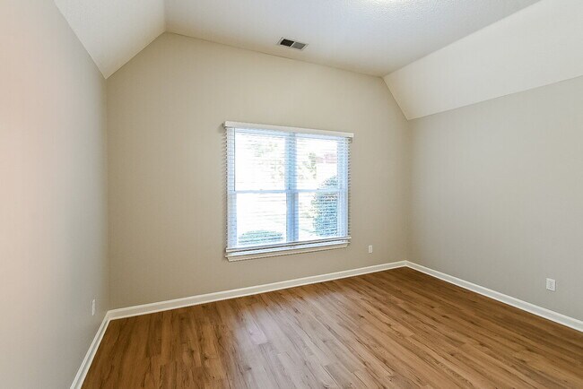 Building Photo - 6480 Cheyenne Dr
