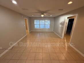 Building Photo - 7225 Bay Rd