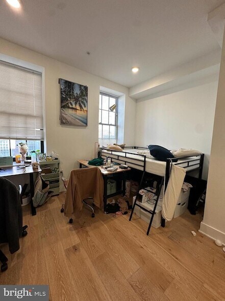 Building Photo - 136 Chestnut St