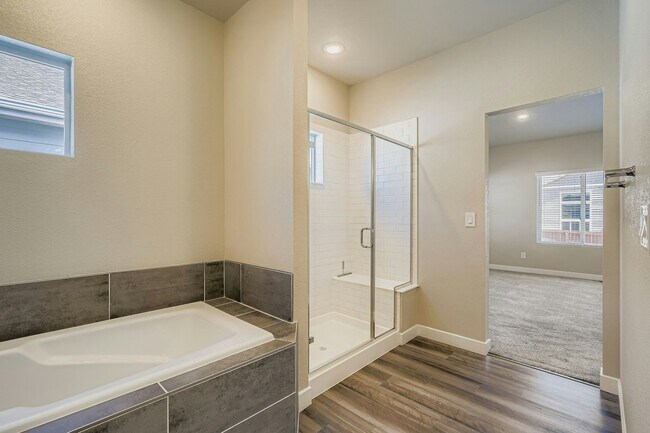 Building Photo - 10523 Summer Rdg Dr