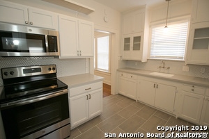 Building Photo - 131 E Ridgewood Ct