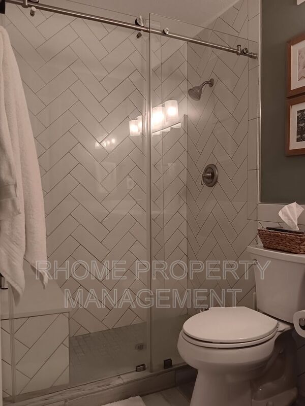 Building Photo - 1407 Riverview Dr