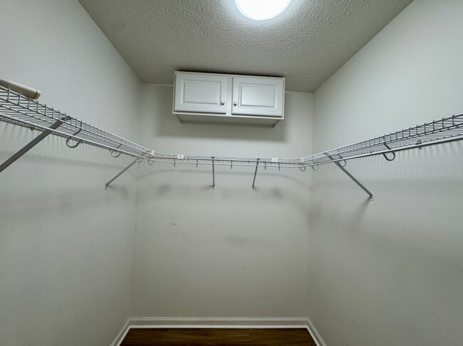 Building Photo - 201 Seminole Cir