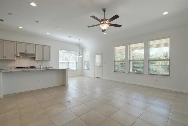 Building Photo - 113 Meadow Wood Cv