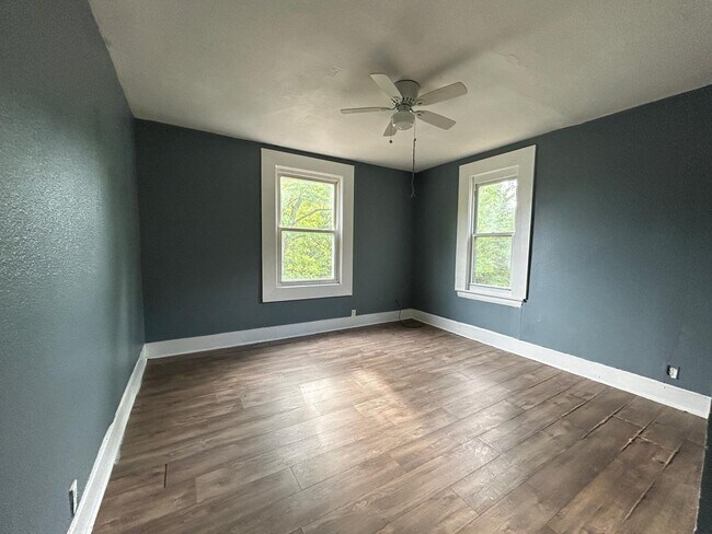 Building Photo - 3065 Moosewood Ave