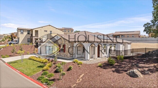 Building Photo - Modern & Elegant Living in Emerald Peak, E...