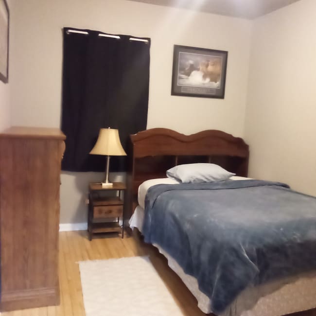 Building Photo - 1031 College St N