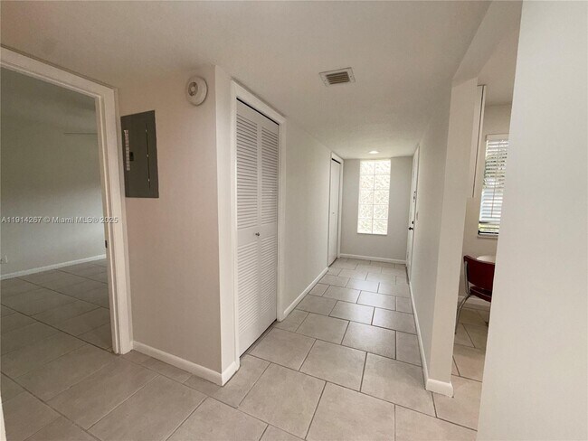 Building Photo - 16521 Blatt Blvd