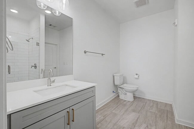 Building Photo - Modern Living in The Nations