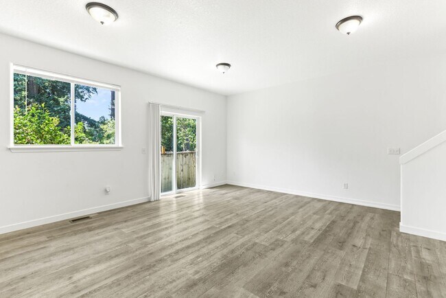 Building Photo - 3745-3749 SE 127th Place