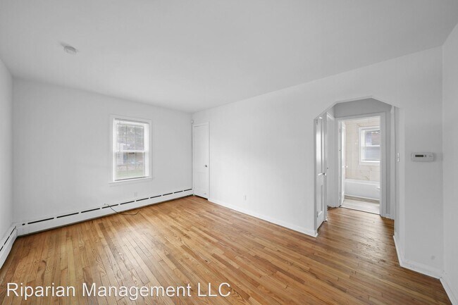 Building Photo - 2 br, 1 bath House - 22063 Cushing Ave