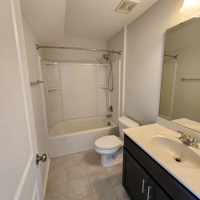 Building Photo - 1424 Southpoint Trl