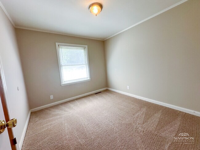 Building Photo - 4210 Welling Ave