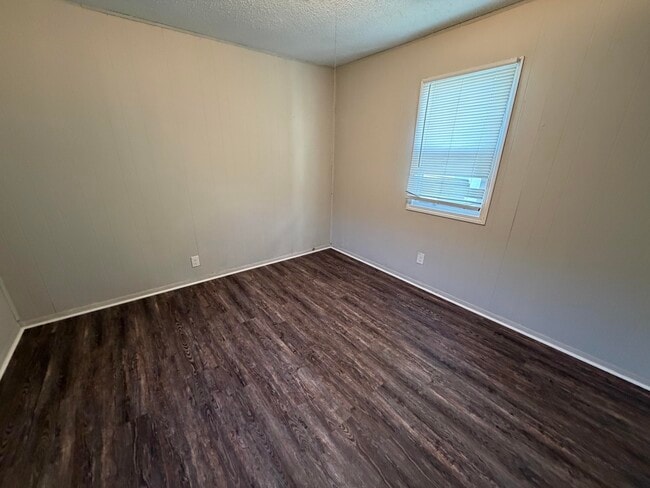 Building Photo - 217 Edwards-