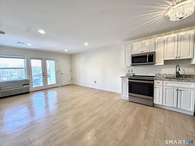 Building Photo - 163 South St