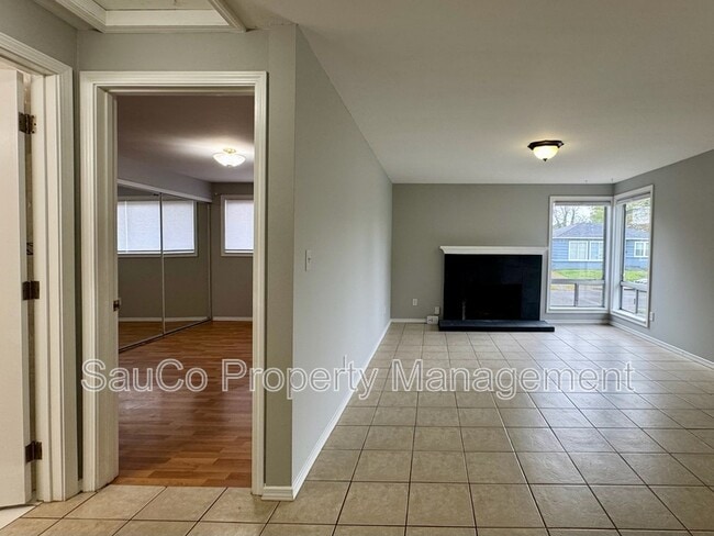 Building Photo - 1734 NE Bryant St