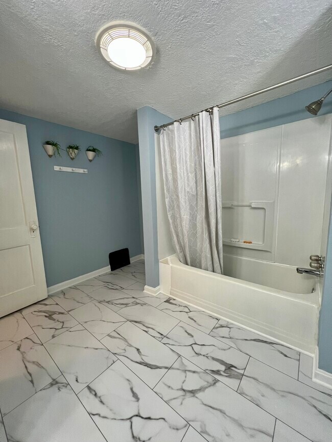 Building Photo - 1116 Murray Ave