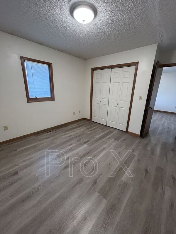 Building Photo - 516 E Monroe St