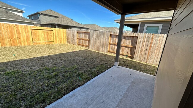 Building Photo - 9804 Grosbeak Ln