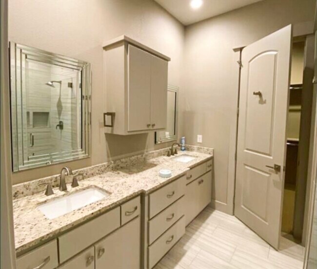 Building Photo - 108 Tuscan Dr