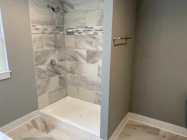 Building Photo - 234 Santa Monica Blvd