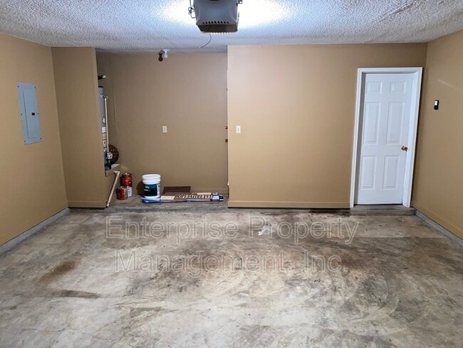 Building Photo - 6496 Amberwood Cove