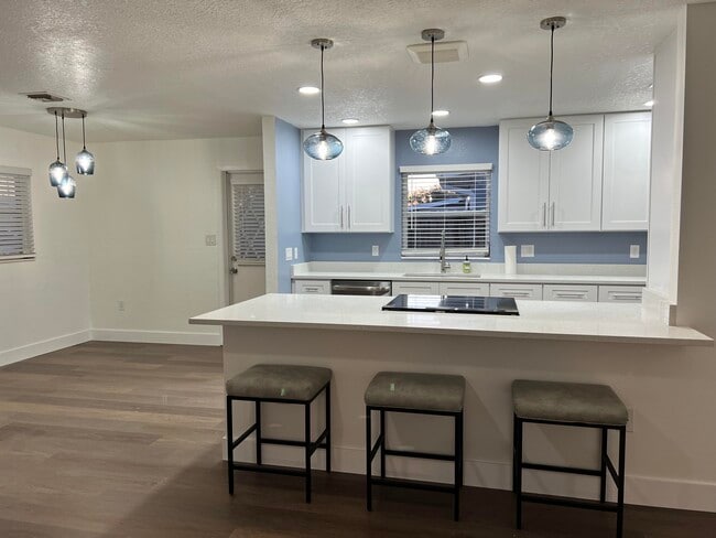 Building Photo - 1934 Wallace Ave