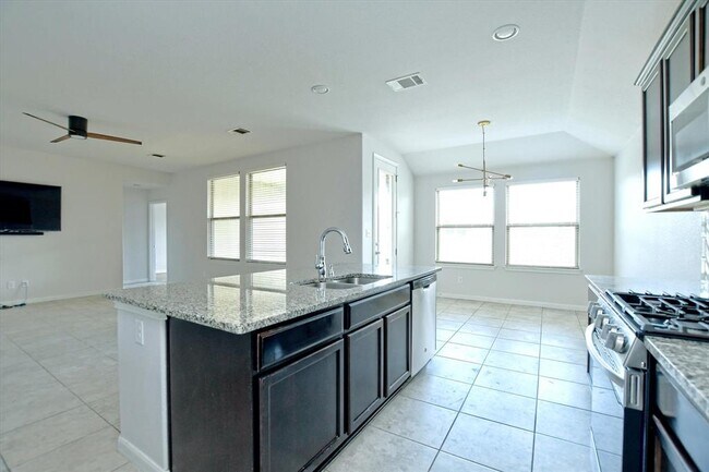 Building Photo - 5671 Corsica Loop