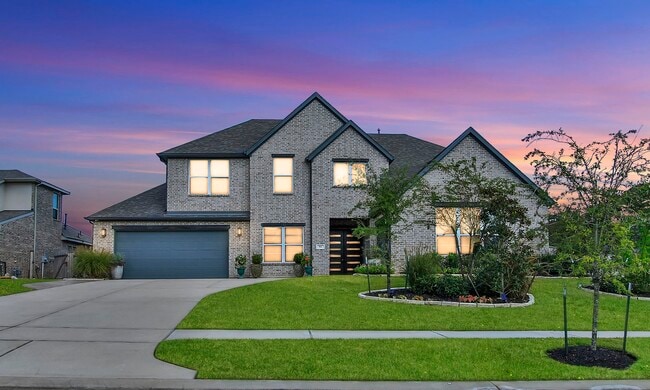 Building Photo - 902 Falcon Hollow Ln