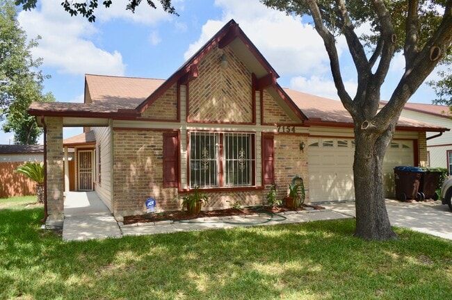 Building Photo - Beautiful and spacious 3 bed 2 bath.