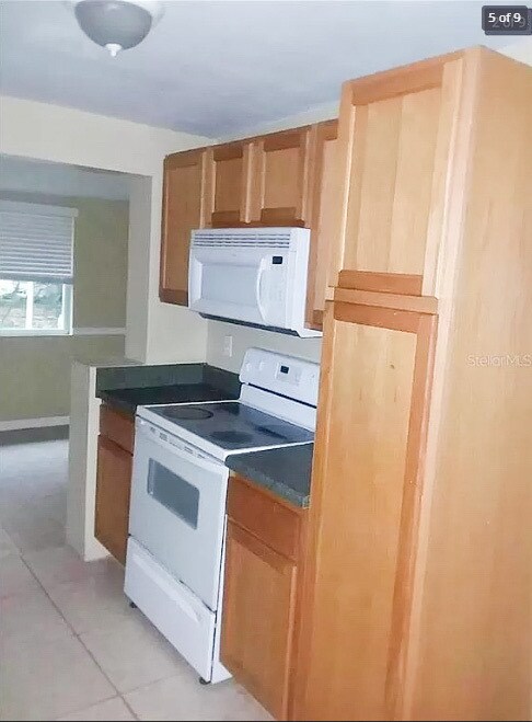 Building Photo - 11031 Hassle Ave