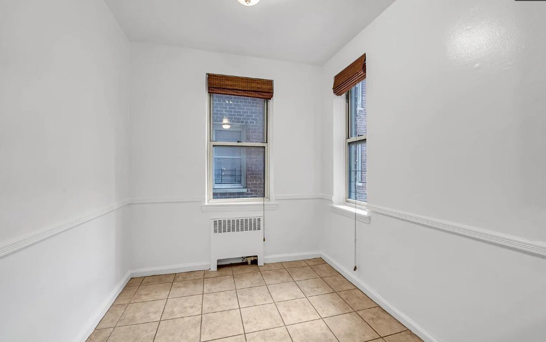 Building Photo - 2080 Barnes Ave