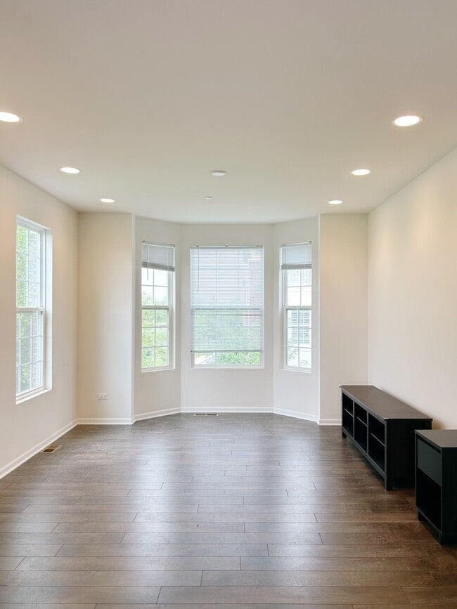 Building Photo - 4449 Monroe Ct