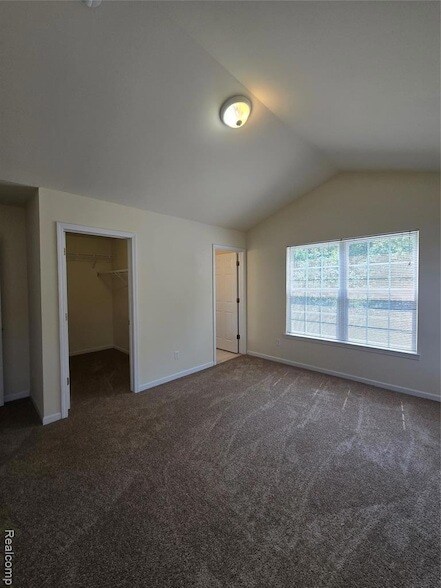 Building Photo - 27640 Hidden Oaks Dr