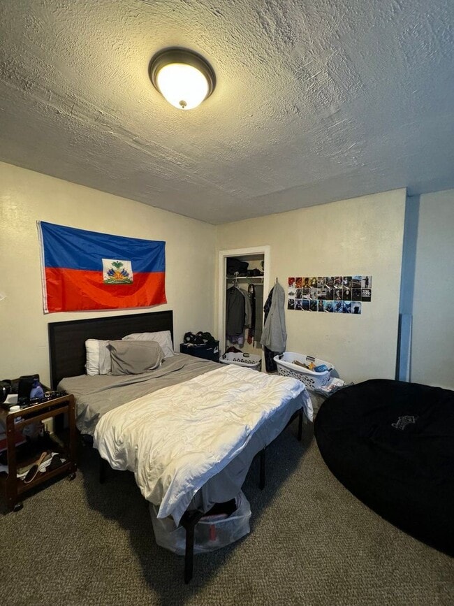 Building Photo - Pitt Student Housing – Spacious 5-Bed, 2-B...