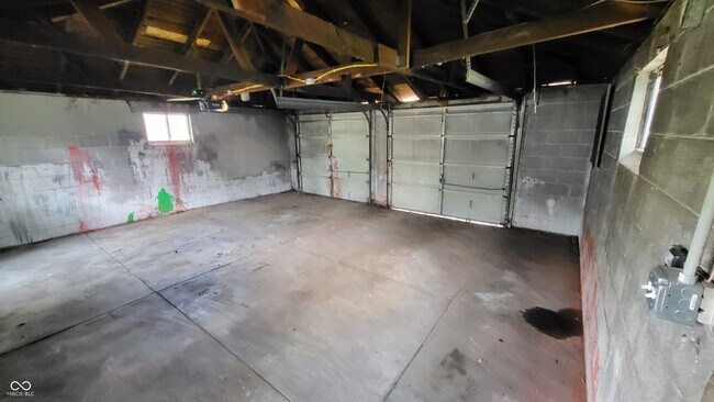 Building Photo - 1527 N Chester Ave