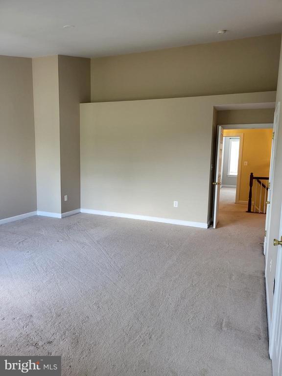 Building Photo - 6161 Popes Creek Pl