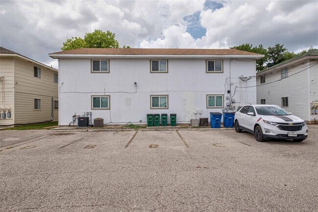 Building Photo - 3419 Willowrun Dr