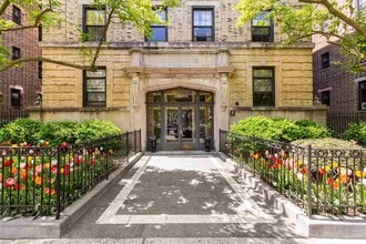 Building Photo - 1000 Hudson St