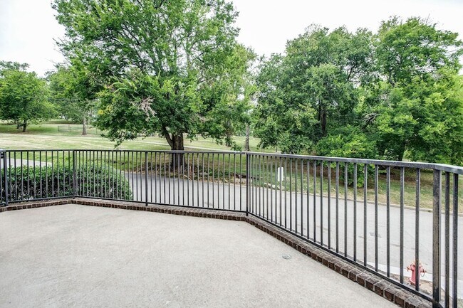 Building Photo - 2905 Parthenon Ave