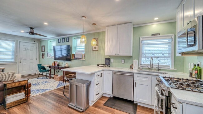 Building Photo - 117 Newport Ct