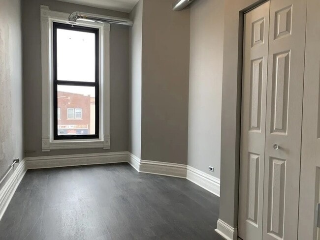 Building Photo - 8 N State St
