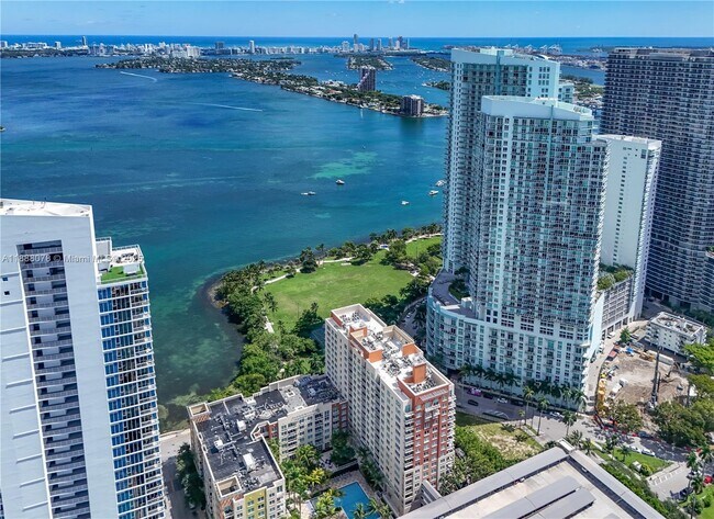 Building Photo - 2000 N Bayshore Dr