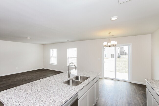 Building Photo - 117 Boat Clb Ln